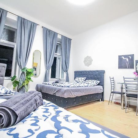 Comfort Quad Room Hn Вена Экстерьер фото