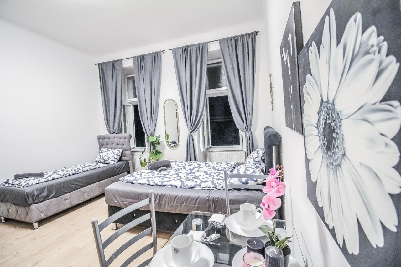 Comfort Quad Room Hn Вена Экстерьер фото