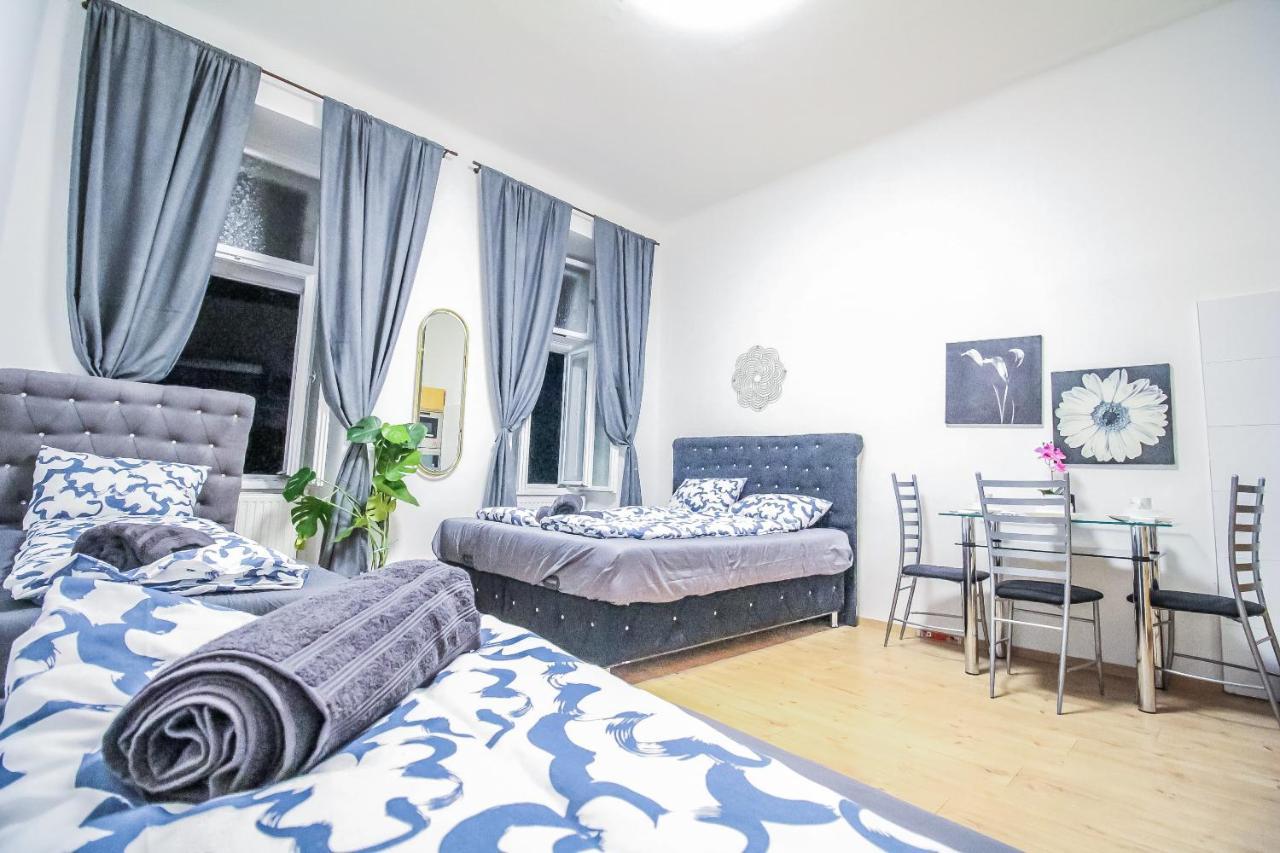 Comfort Quad Room Hn Вена Экстерьер фото
