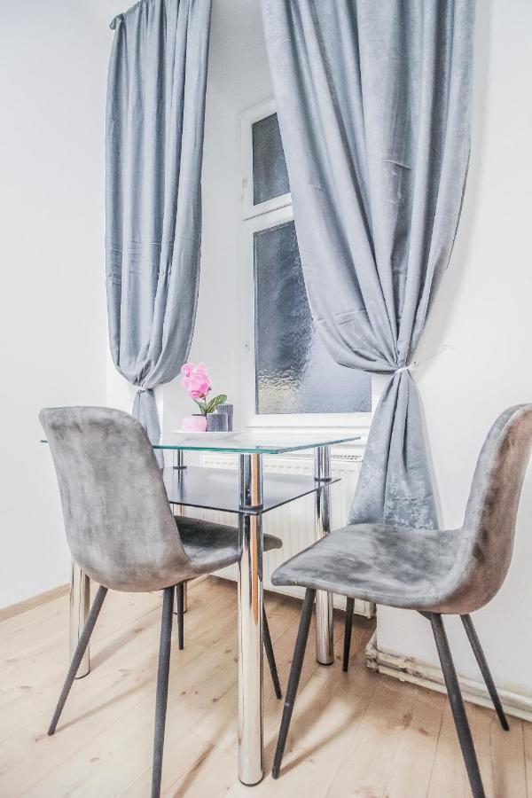 Comfort Quad Room Hn Вена Экстерьер фото