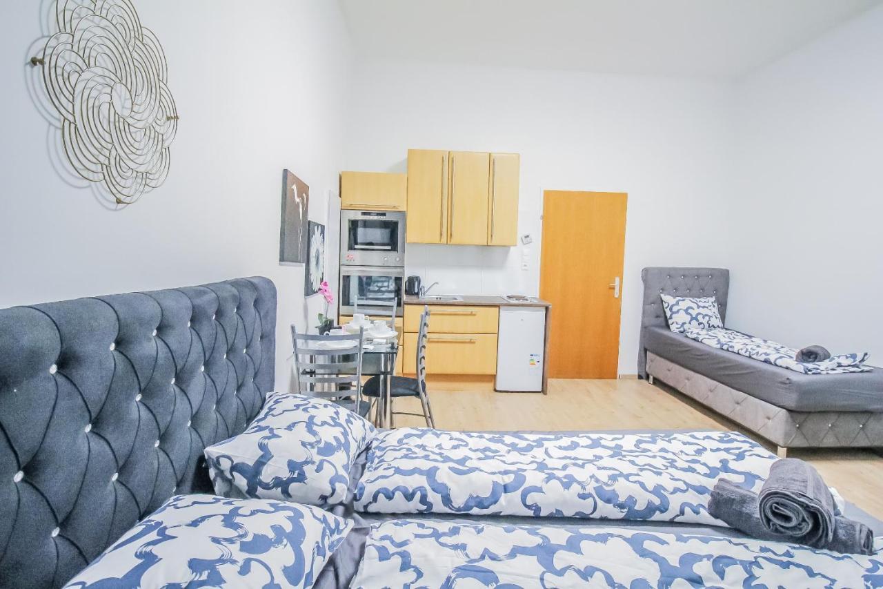 Comfort Quad Room Hn Вена Экстерьер фото