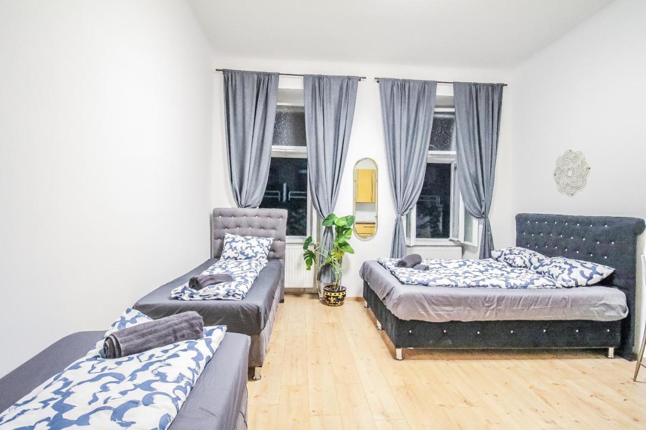 Comfort Quad Room Hn Вена Экстерьер фото